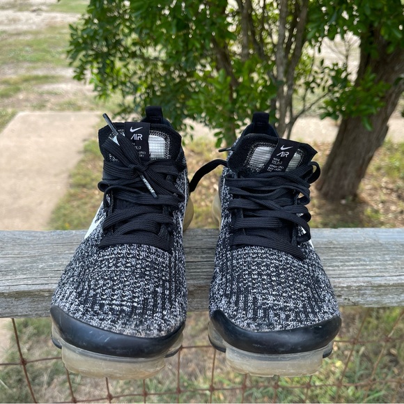 Nike Air VaporMax Fly knit 3 Oreo (Women's) size 9 - Picture 10 of 10